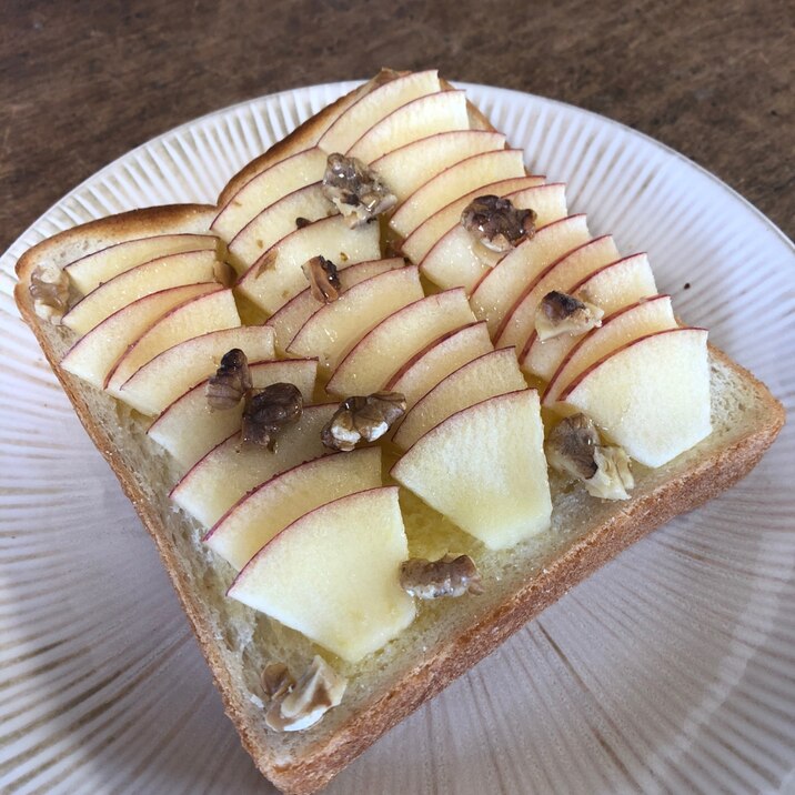 りんごの焼きトースト